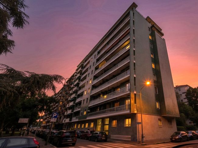 Bilocale — Vendita — Via Pompeo Neri — Vespri Siciliani — Milano
